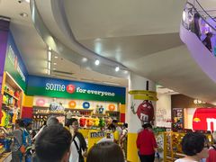 -m豆巧克力世界(上海世茂广场店)