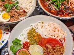 -粉八·云南米线·建水烧烤(常熟路店)