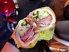 -Bánh Mì Huynh Hoa