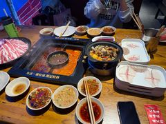 -老牌坊云南鱼豆花火锅(哈西万达店)