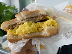 -麦当劳(展览路店)