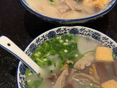 小潘特色鸭血粉丝汤-小潘记鸭血粉丝汤