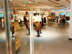 -URBAN REVIVO(济南领秀城贵和购物中心店)