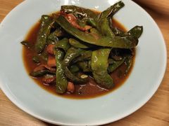 五花肉焖豆角-关东小磨东北菜(上海长风大悦城店)