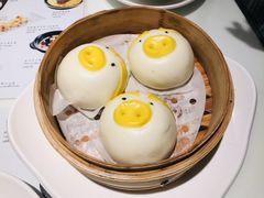 w猪猪奶黄包-新大咀港式茶餐厅(宝山万达店)