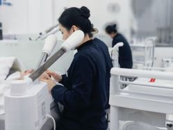 -靓芙泉专研痘痘肌