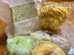 -顶东面包花园·生日蛋糕(世博店)