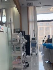 -靓芙泉专研痘痘肌