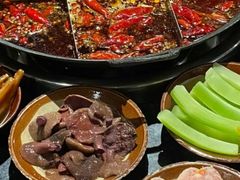 -渝嘴小老弟老火锅(华新村店)
