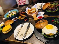 -HIGH FIVE哈福手工汉堡(桂林路店)