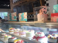 面包甜点陈列柜-罗莎蛋糕Rosa bread(四方坪店)