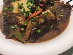 凤爪烧鱼头-阿英煲(凉城路店)