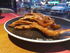 老卤鸡爪-蚝魁竹笼蒸生蚝 余杭店
