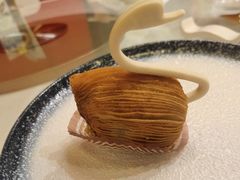一品天鹅酥-唐宫海鲜舫