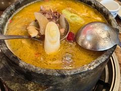 -鲁朗纳麦石锅鸡庄园