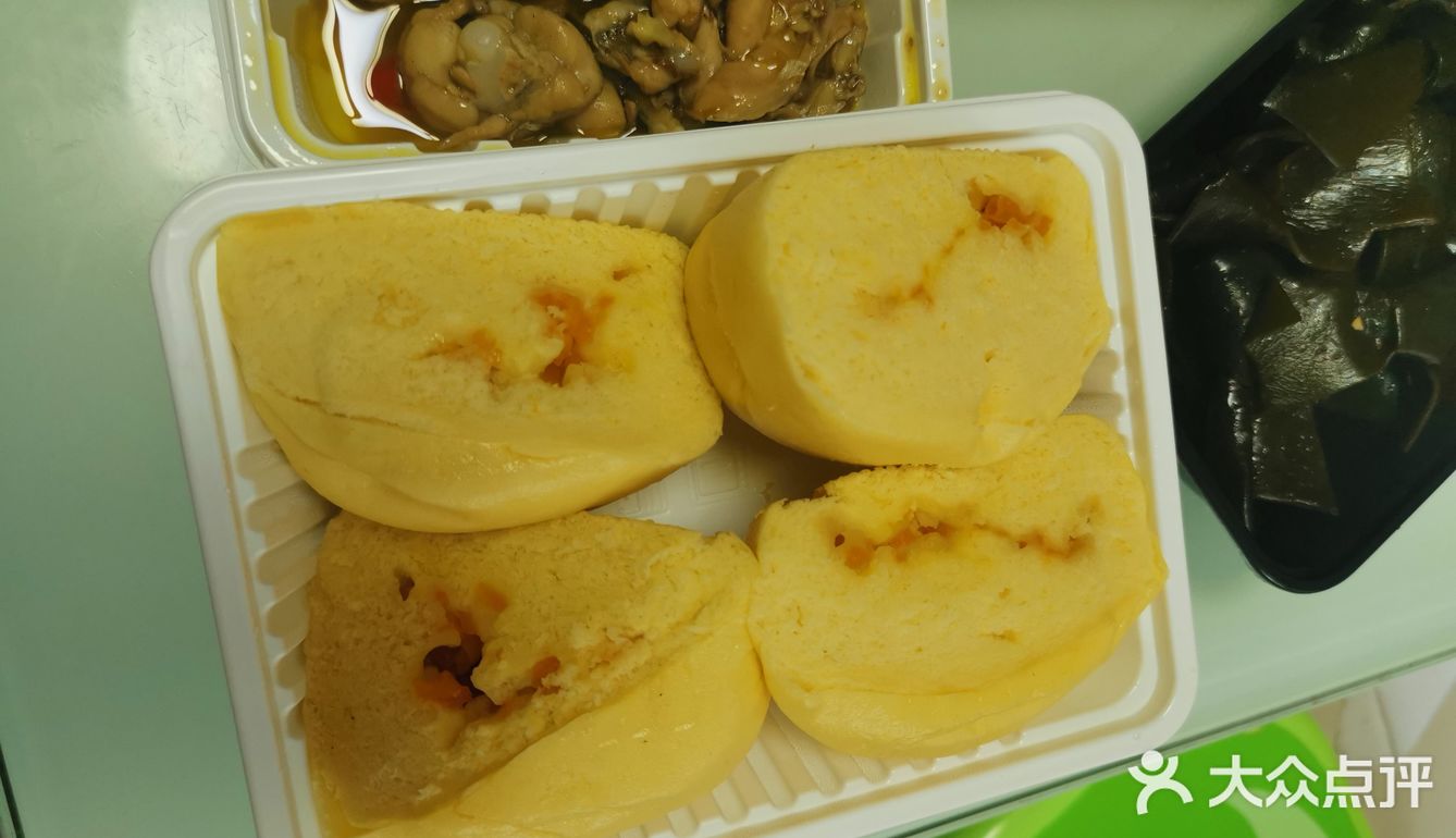 价格实惠,卫生环境也很好,每一口都是讲究的