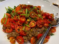 小炒黄牛肉-鞍山大白鲨美食酒店