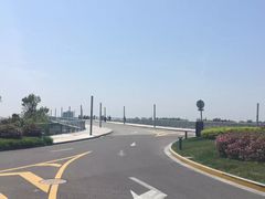 -上海滴水湖皇冠假日酒店