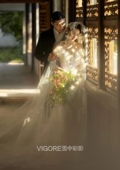 -雪中彩影婚纱摄影·微光艺术中心