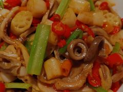 -费大厨辣椒炒肉(高铁吾悦广场店)