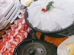-老牌坊云南鱼豆花火锅(哈西万达店)