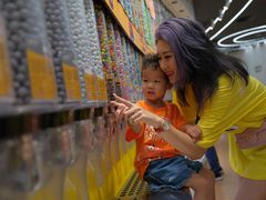 -m豆巧克力世界(上海世茂广场店)