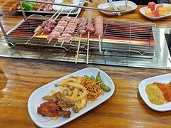-哈尔滨小酒馆·鲜肉现穿自助烧烤(康新花园店)
