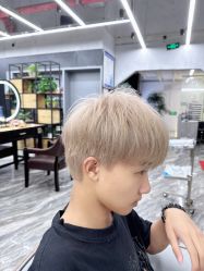 -藤野造型专业烫染接发