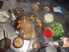 -鹿鸣山草本茶香火锅(园西路店)