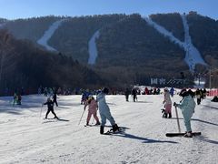 -亚布力新体委滑雪场