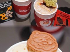 姜饼人丝绒拿铁-Seesaw Coffee(苏州中心店)