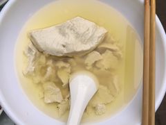 -土砂锅生态山庄·非遗砂锅雅鱼