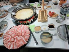 -洪氏嗨捞·广东猪肚鸡·椰子鸡火锅(西咸万象城店)