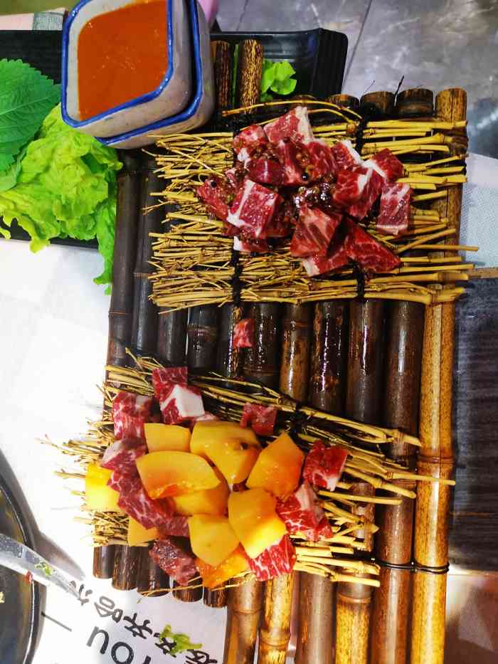 卜奎烤右-"真挺不错,环境很干净,上菜超快的,我和我."-大众点评移动版