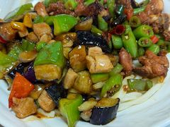 茄子肉丁小公鸡双拼拌面-文三里屯面馆(三里屯店)