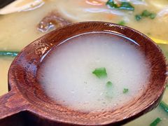 -银米·云南传统过桥米线(双廊黑金冠店)