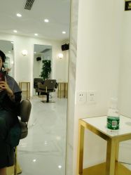 二楼大厅-3AM HAIR SALON烫发染发接发