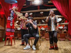 -老滇山寨•云南特色菜•地方菜•民族风情歌舞表演(金碧店)