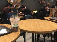 大堂-星巴克臻选(舟山凯虹广场店)