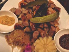 巴伐利亚香肠拼盘-宝莱纳啤酒花园餐厅PAULANER BRAUHAUS Nanjing(广州路店)