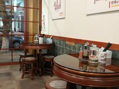 大堂-佳面馆·竹升云吞面·爽鱼皮·牛腩面(易发店)