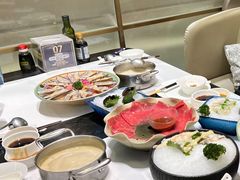 -红鼎豆捞·非遗鲍皇汤火锅(宝丰路店)