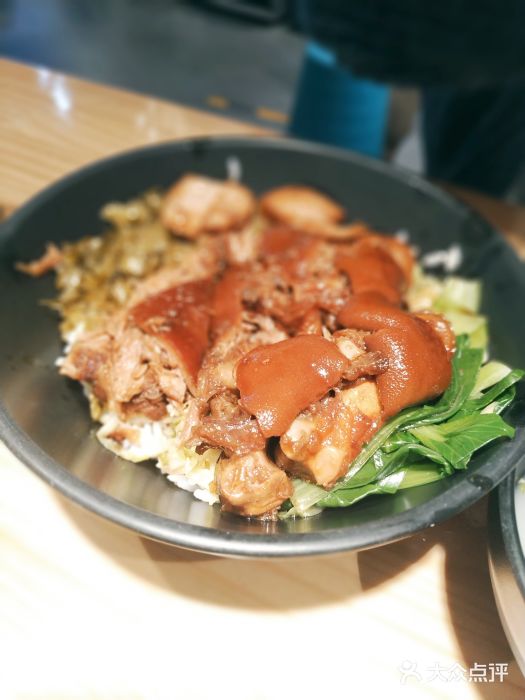 槑卤·金牌猪脚饭(momopark店)双拼饭图片