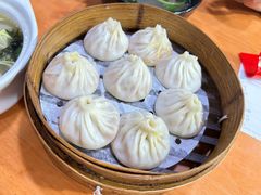 -莱莱小笼·乔艾