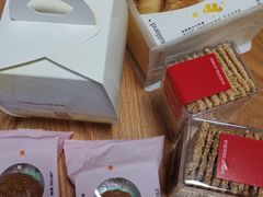 -好利来(康虹路店)