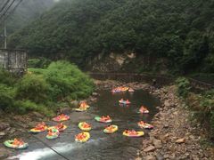 -安吉龙王山峡谷漂流