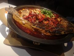 -鸣记脆皮烤鱼·海鲜烤鱼(三八广场店)