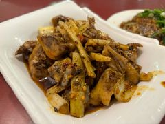 童年热窝鸡-百年粉蒸牛肉