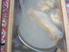 -刘姐啤酒鱼民族演艺餐厅(西街总店)