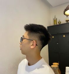 -侨治发型